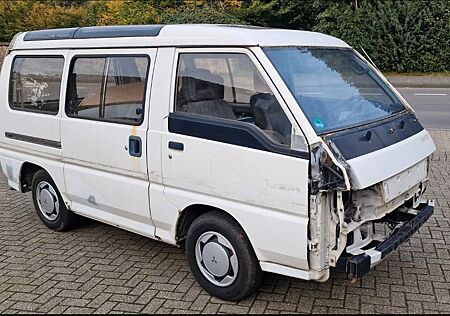 Mitsubishi L300 2,0 Luxus Bus Crystal-Lite-Roof