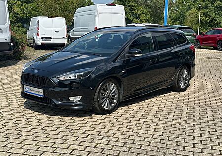 Ford Focus Turnier ST-Line Business-Paket Winter Pake