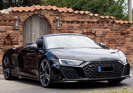 Audi R8 5.2 FSI performance S tron. quat. Spyder -