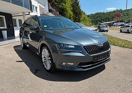 Skoda Superb Combi Style 4x4 *VOLL*