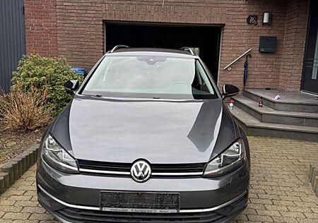 VW Golf Volkswagen 2.0 TDI SCR DSG IQ.DRIVE Variant IQ.DRIVE