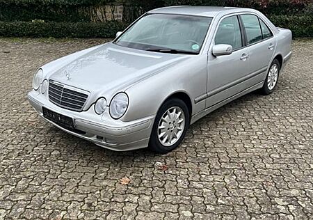 Mercedes-Benz E 200 ELEGANCE Elegance