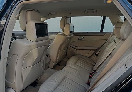 Mercedes-Benz E 220 CDI T BlueEFFICIENCY ELEGANCE 7 Sitzplätze