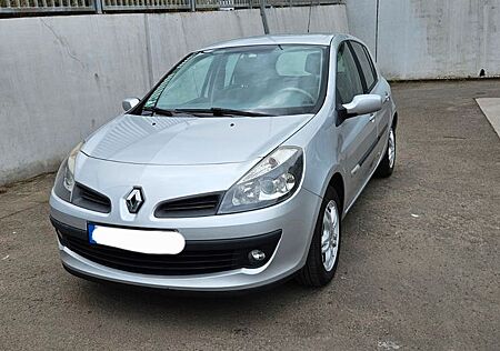 Renault Clio Initiale 1.6 16V ESP 82kW Initiale