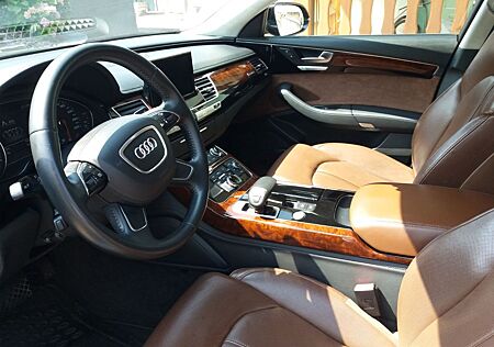 Audi A8 4.2 FSI tiptronic quattro -