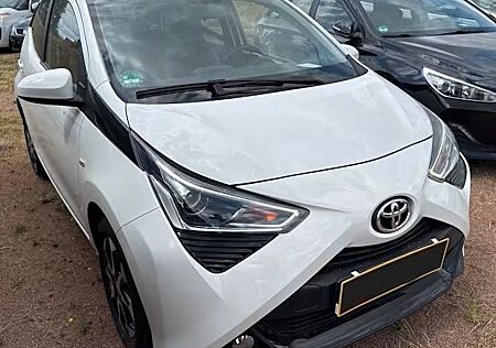 Toyota Aygo (X) Aygo -play club