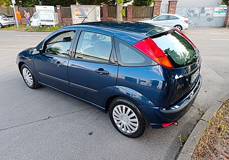 Ford Focus 2004 Focus1.6 4Airbag ABS DigitalKlima 180.000km