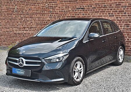 Mercedes-Benz B 180 1HAND NAVI LED SPUR PARK ASSIST TEMPOMAT