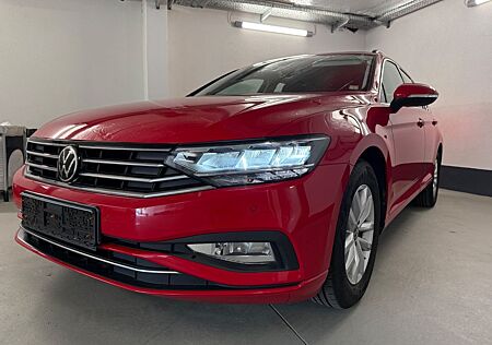 VW Passat Variant Volkswagen Passat Business / CAM / LED / NAVI / Massage /