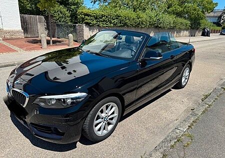BMW 218i Cabrio Advantage Advantage