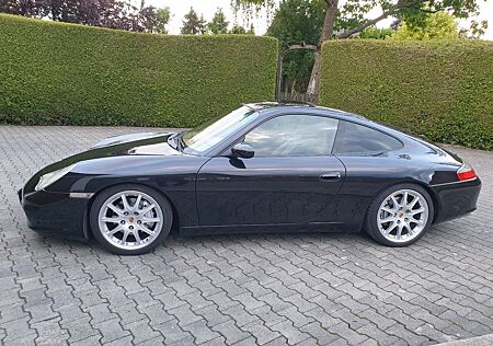Porsche 996 Carrera 4 Coupé Carrera