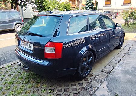 Audi A4 2.5TDI quattro -