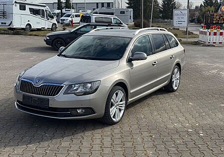 Skoda Superb /Keyless/Navi/Memory/ Leder