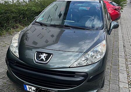 Peugeot 207 gepflegt, wenig km