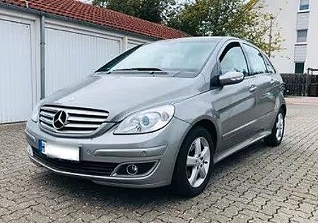 Mercedes-Benz B 180 CDI *AHK, 6-Gang, PDC*