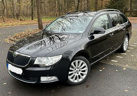 Skoda Superb 2.0 TDI DSG Exclusive Combi Exclusive