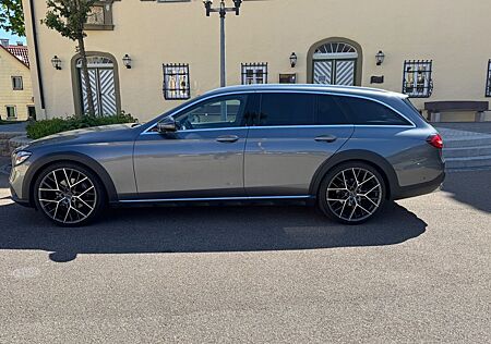 Mercedes-Benz E 220 d 4MATIC T All-Terrain Autom. All-Terrain
