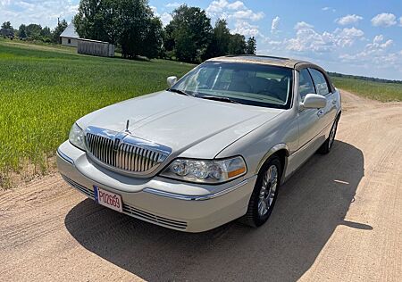 Lincoln Town Car