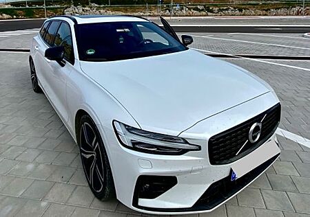 Volvo V60 B4 R-Design MY21 | HUD | 360° | Pano | HK