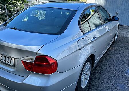 BMW 318i -
