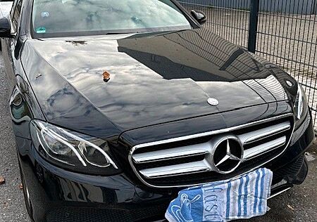 Mercedes-Benz E 250 T AVANTGARDE Autom. AVANTGARDE