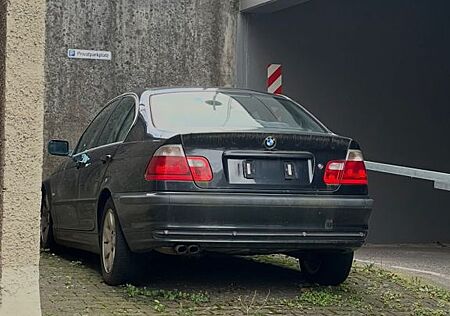 BMW 320i
