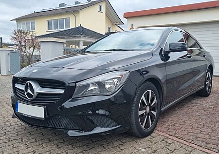 Mercedes-Benz CLA 200 * Teilleder * Klima * 1 Hand *
