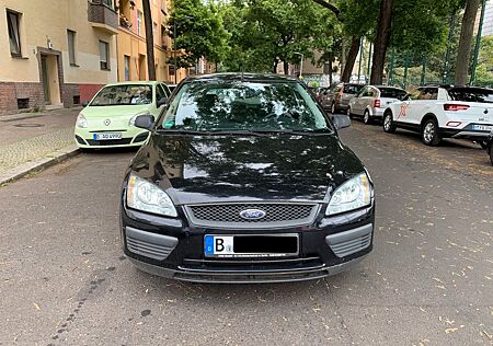 Ford Focus 1,6 UNFALLFREI AUS 2 HAND,FAHRBEREIT