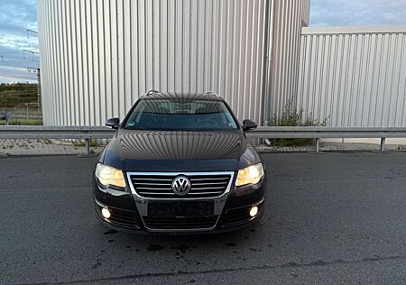 VW Passat Variant Volkswagen Passat 2.0 Highline *LEDER, PANO, NAVI,SITZHZG*