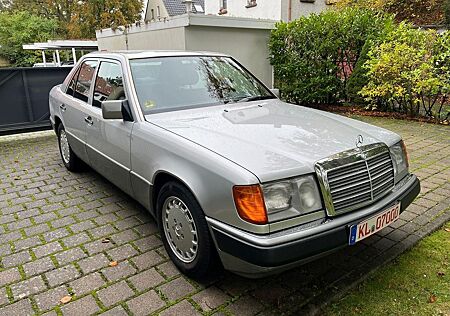 Mercedes-Benz 200 W124 200D