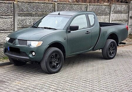 Mitsubishi L200 2.5 DI-D 4x4 Intense Club Cab