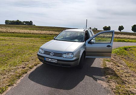 VW Golf Volkswagen 1.6 Comfortline Variant Tüv 05/2027