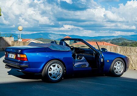 Porsche 944 Turbo Cabriolet 1 OF 528