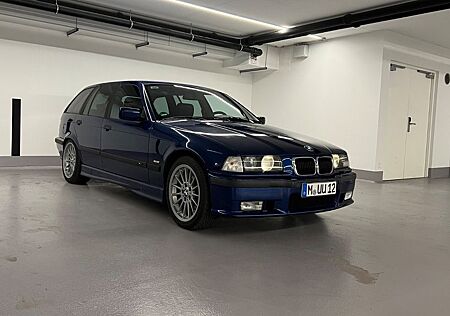 BMW 328i touring Sport Edition Handschalter Leder
