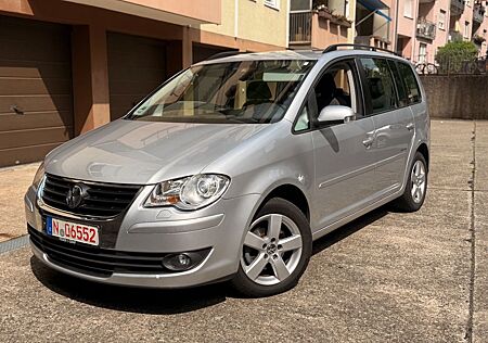 VW Touran Volkswagen United