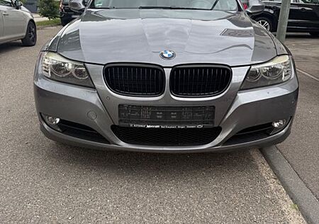 BMW 318i Touring -