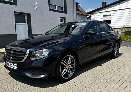 Mercedes-Benz E 220 d Autom. -