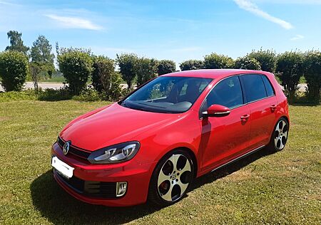 VW Golf Volkswagen 2.0 TSI GTI