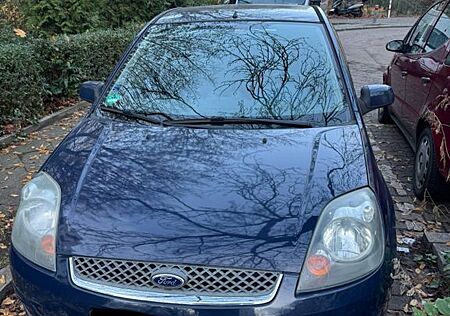 Ford Fiesta 1,3 44 kW Style Style 1.Hand TÜV 11/27