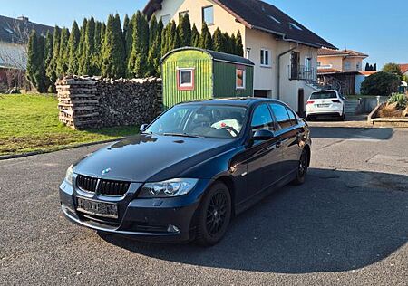 BMW 320i - Limousine