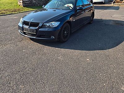 BMW 320i - Limousine