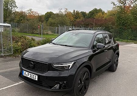 Volvo XC 40 XC40 B3 Ultra Black Edition DCT Ultra Black ...