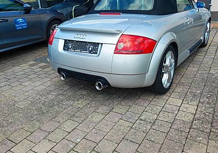 Audi TT Roadster 1.8T quattro 165 kW -