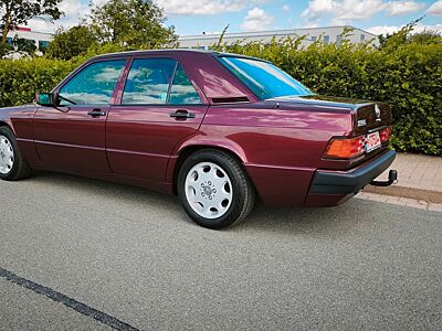 Mercedes-Benz 190 Avantgarde Rosso
