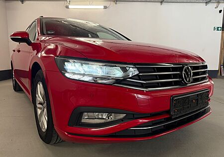 VW Passat Variant Volkswagen Passat Business / CAM / LED / NAVI / Massage /