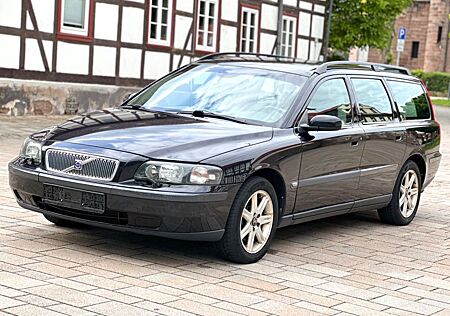 Volvo V70 D5 Momentum 2.4 Automatik Leder AHK. 1 Hand