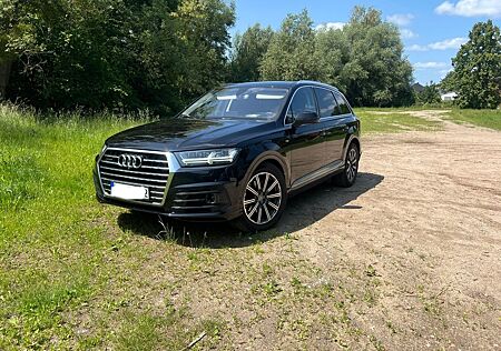 Audi Q7 3.0 TDI quattro tiptronic s-line St.hzg. Ahk