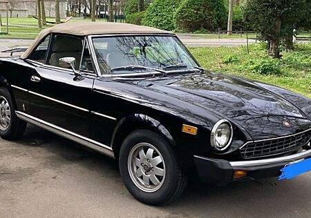 Fiat 124 Spider Pininfarina / CS2