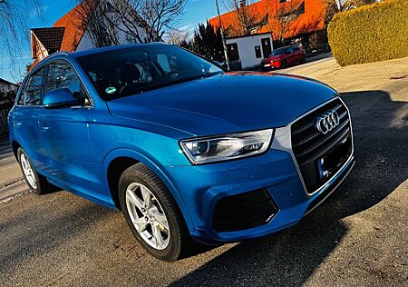 Audi Q3 blau keyless ahk 1,4 tfsi Automatik