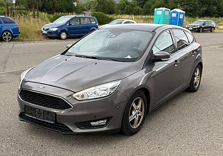Ford Focus Lim. Business*TÜV NEU*SERVICE NEU*